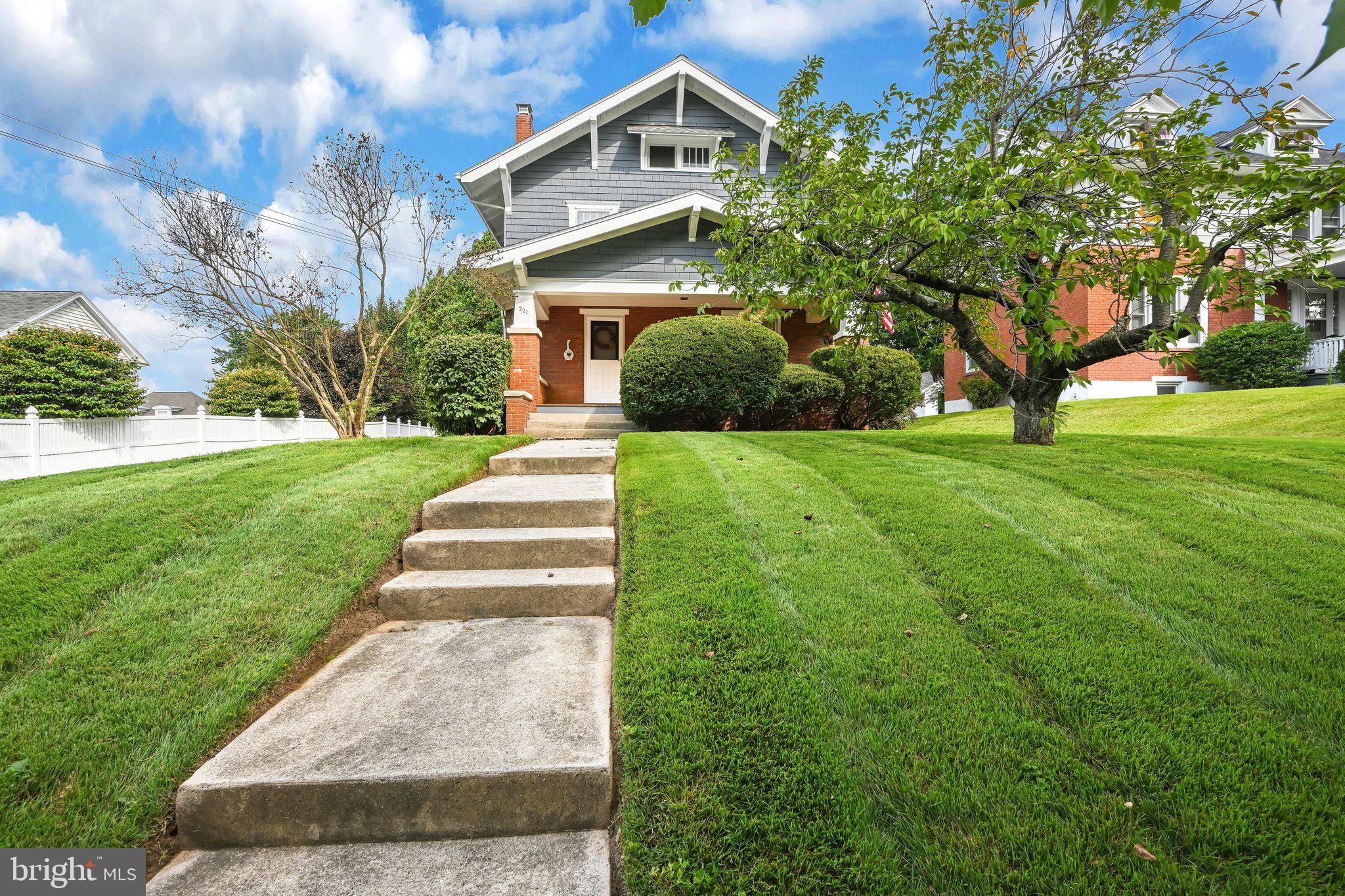 221 E Areba Ave, Hershey, PA 17033 photo