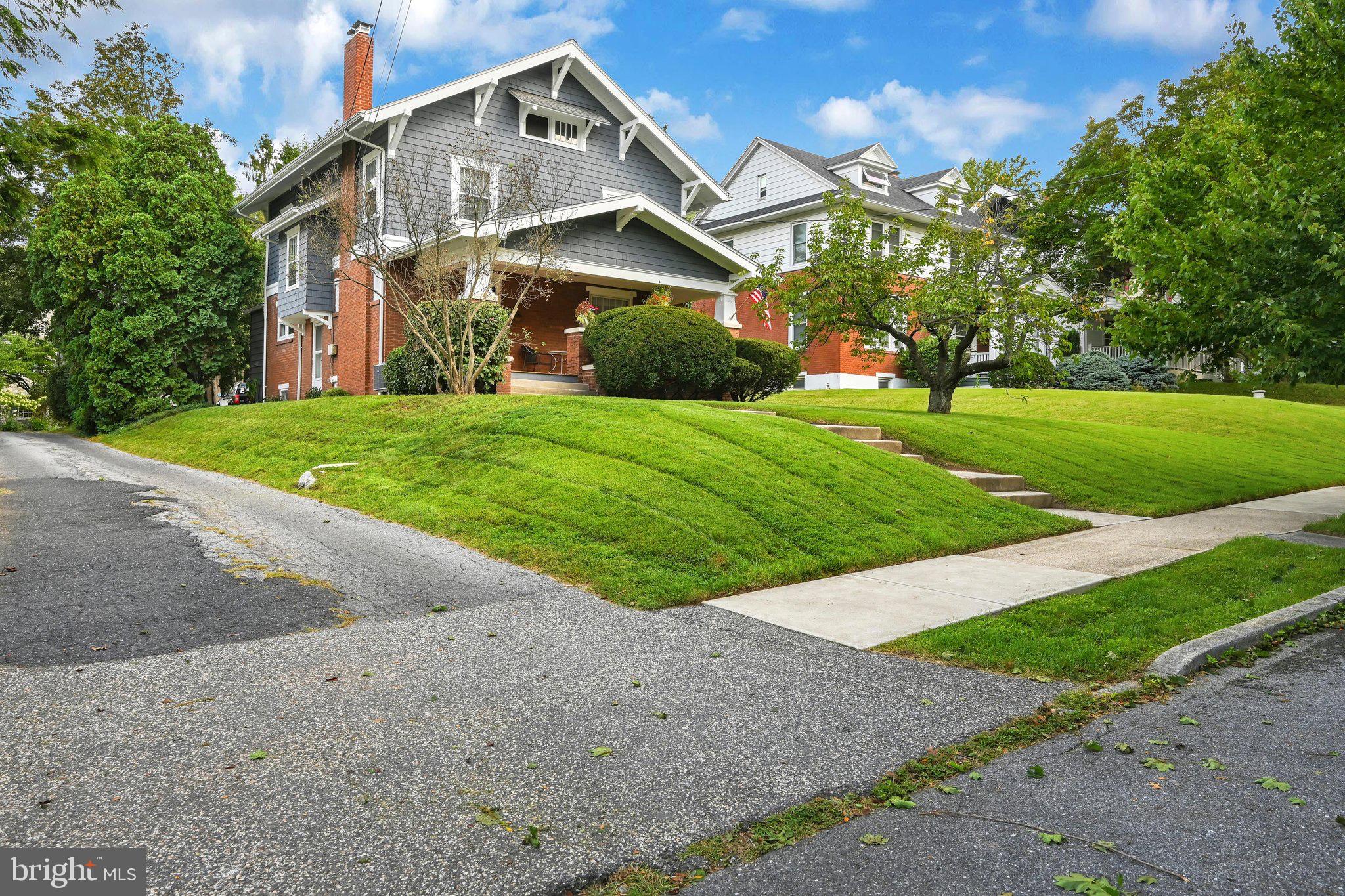 221 E Areba Ave, Hershey, PA 17033 photo