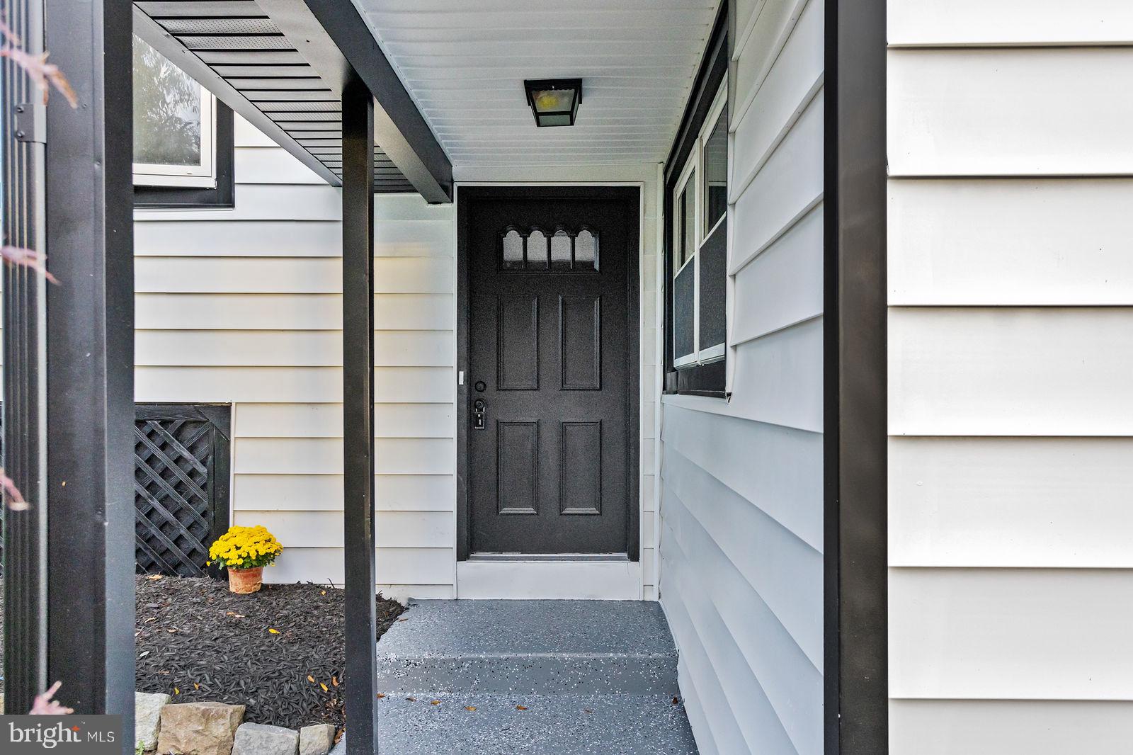 9 Thorntown Ln, Bordentown, NJ 08505 photo