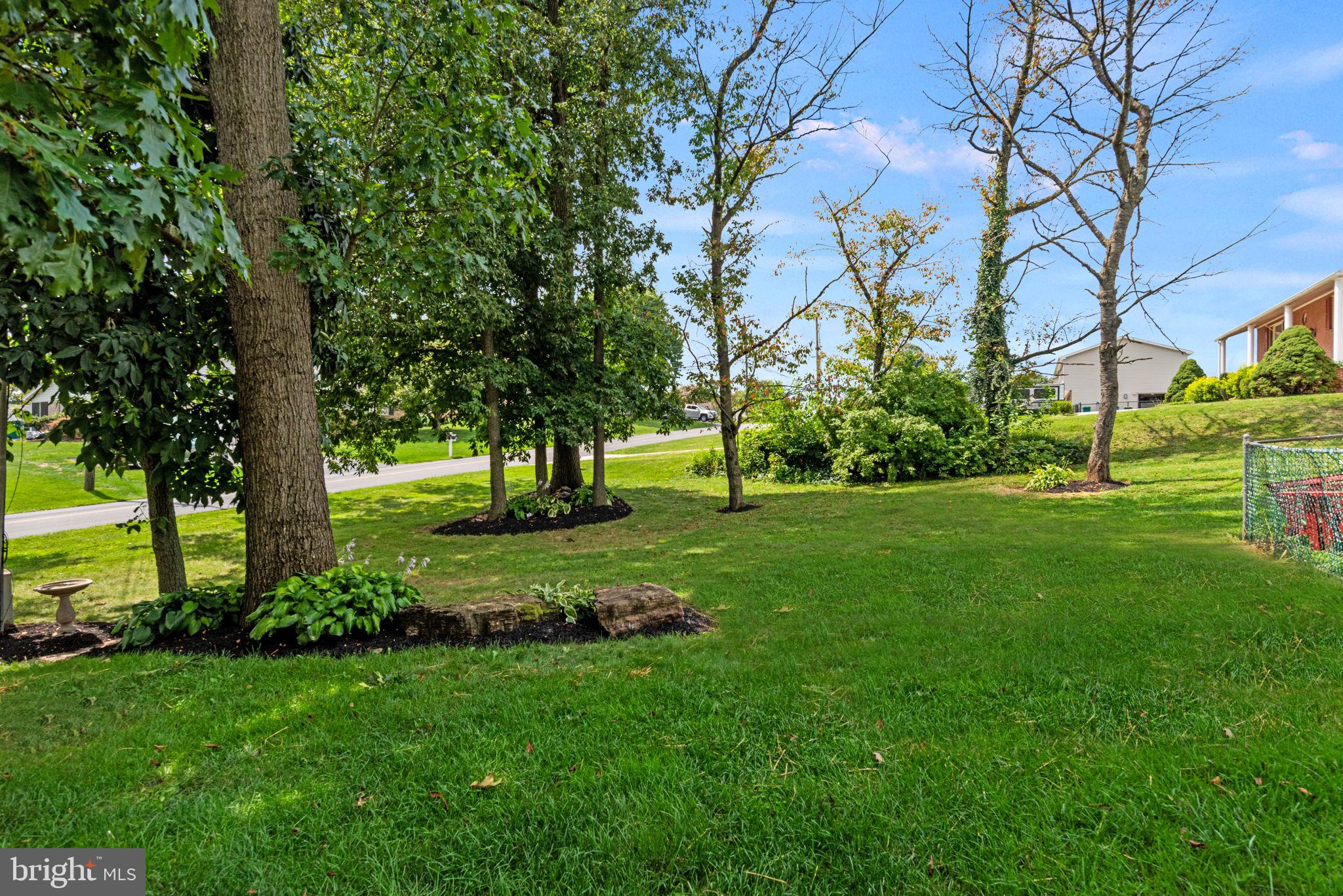 310 Fairview St, Carlisle, PA 17015 photo