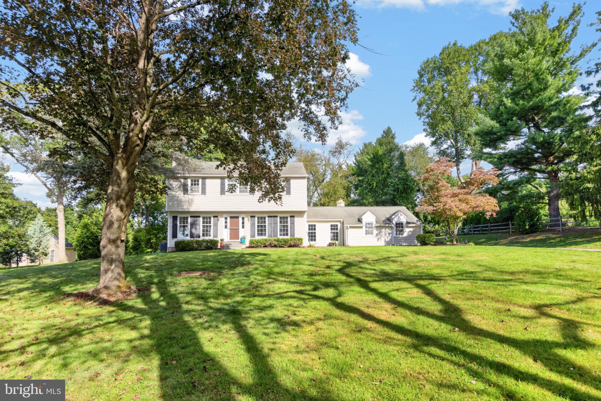 735 Monument Rd, Malvern, PA 19355