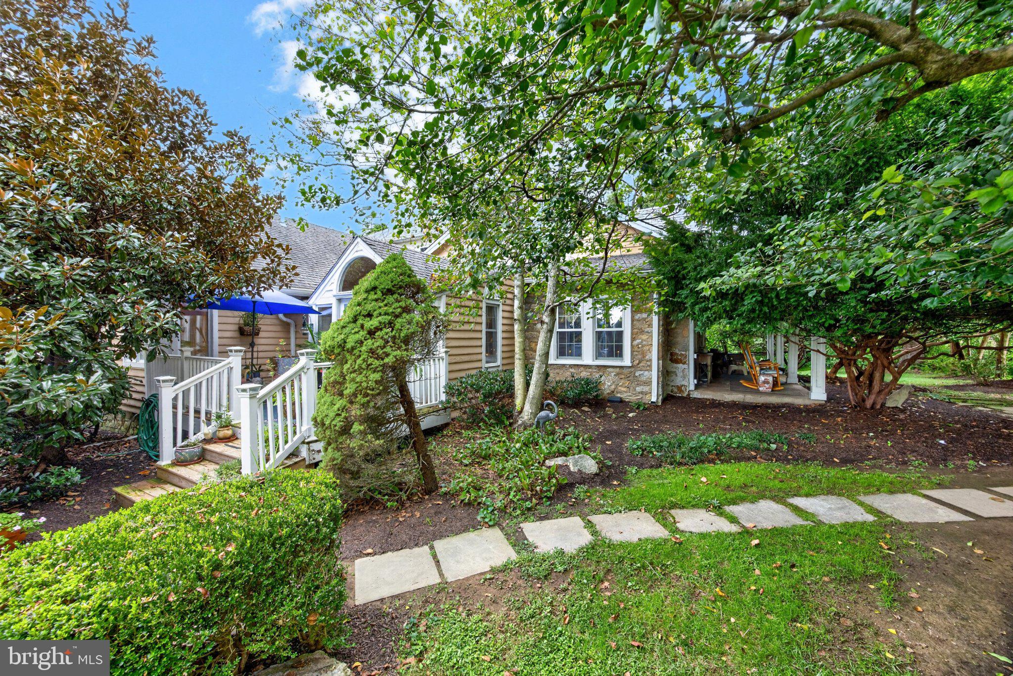 1043 Bodine Rd, Chester Springs, PA 19425 photo