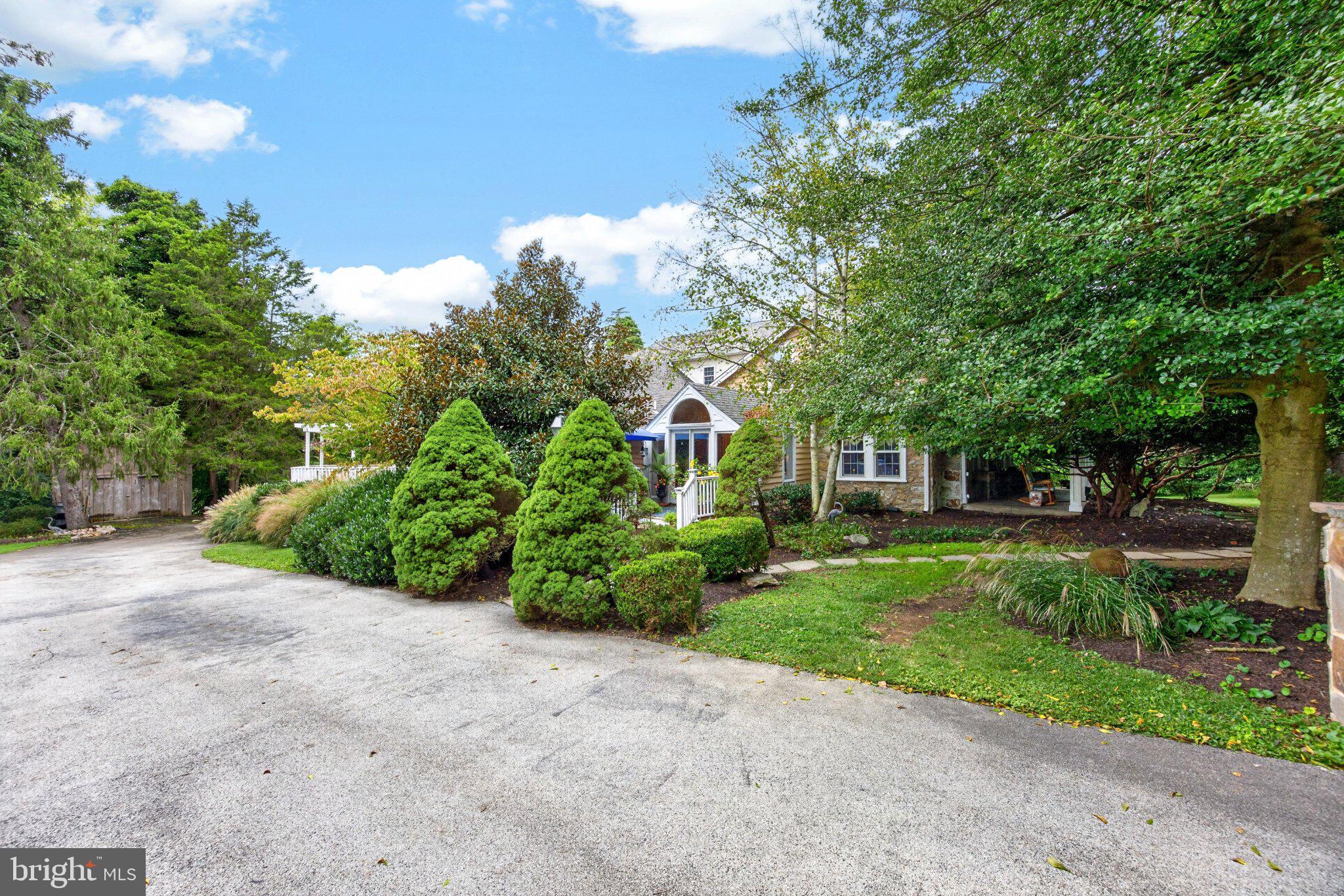 1043 Bodine Rd, Chester Springs, PA 19425 photo