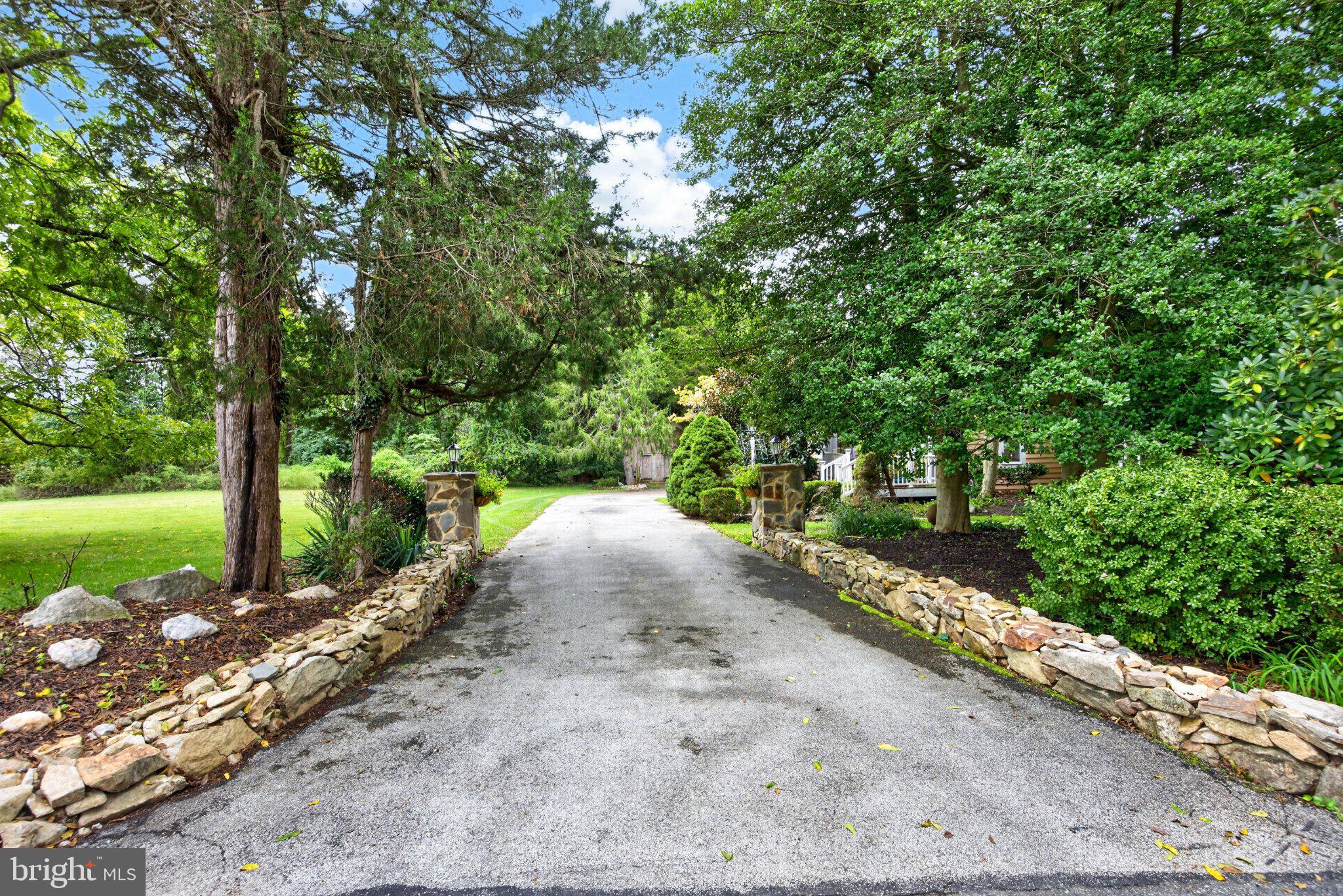 1043 Bodine Rd, Chester Springs, PA 19425 photo