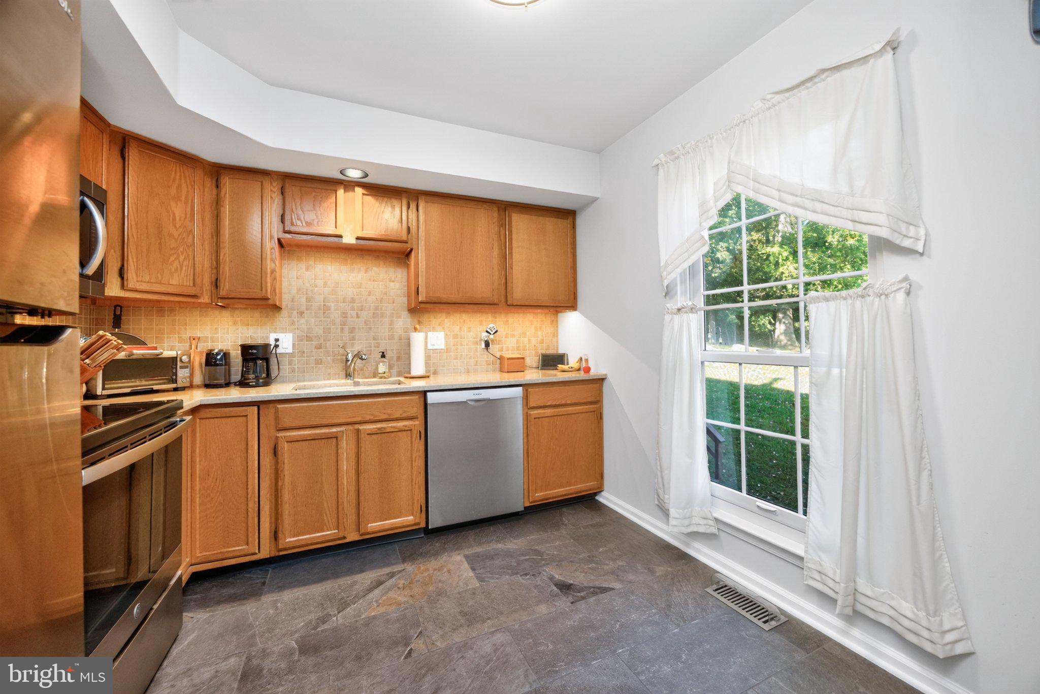 92 Aspen Way, Schwenksville, PA 19473 photo
