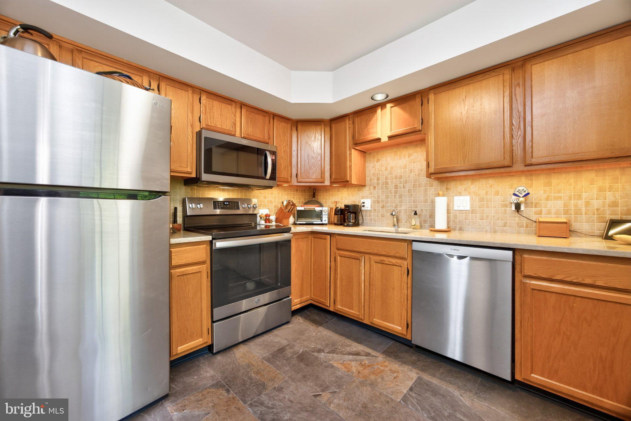 92 Aspen Way, Schwenksville, PA 19473 photo