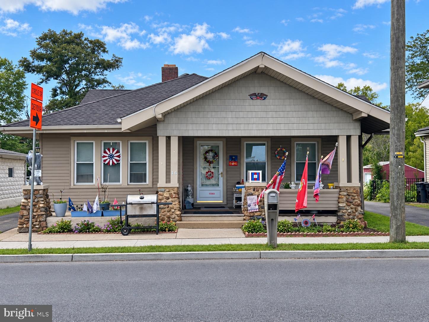 16 Church St, Allentown, NJ 08501