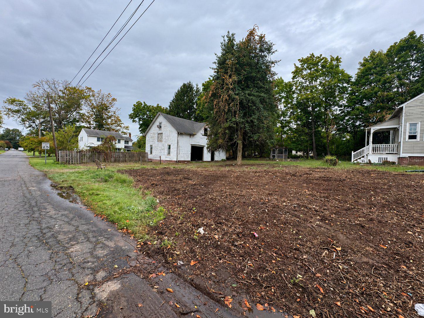 525 Grand Ave, Ewing Twp, NJ 08628 photo