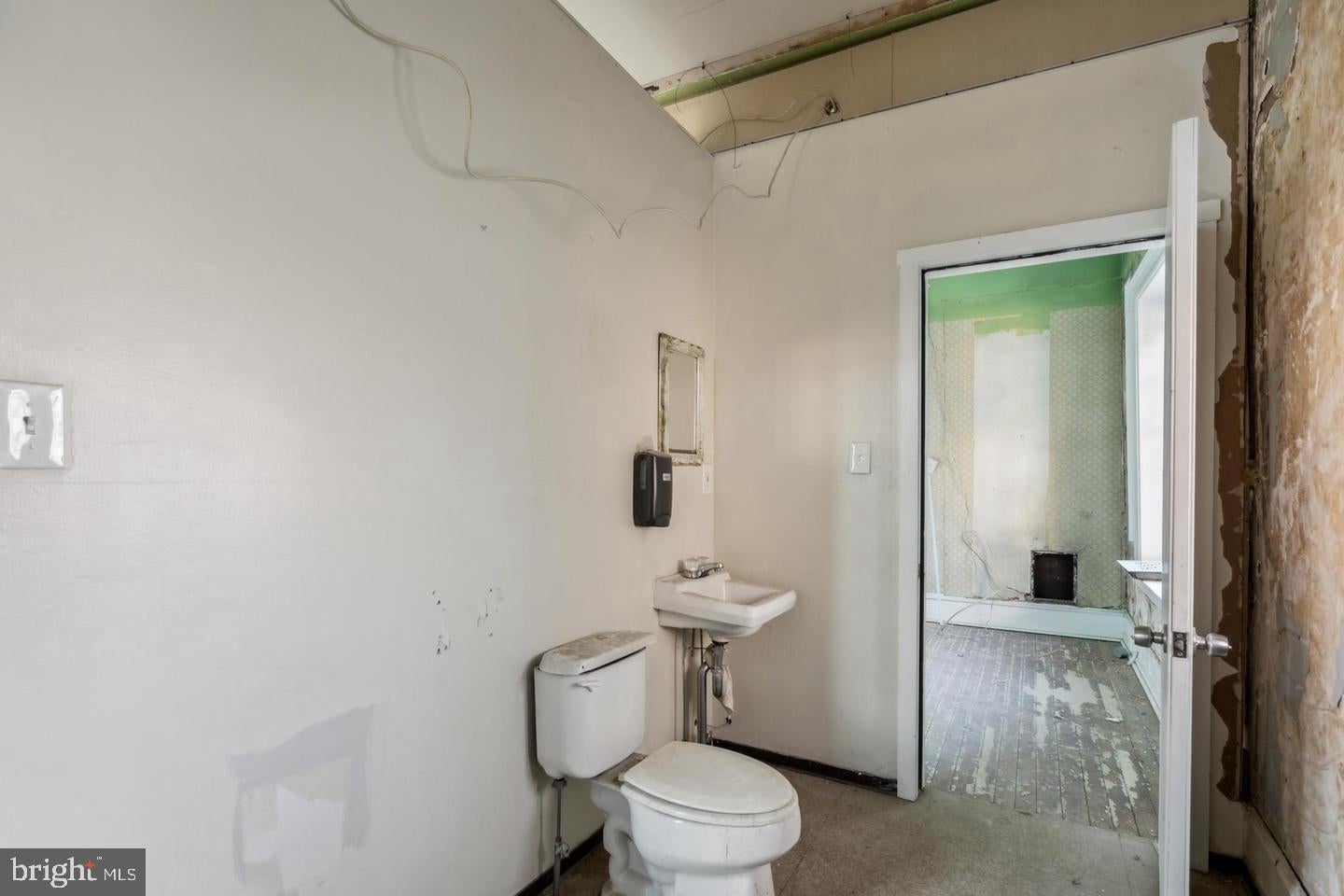 329 E Wister St, Philadelphia, PA 19144 photo