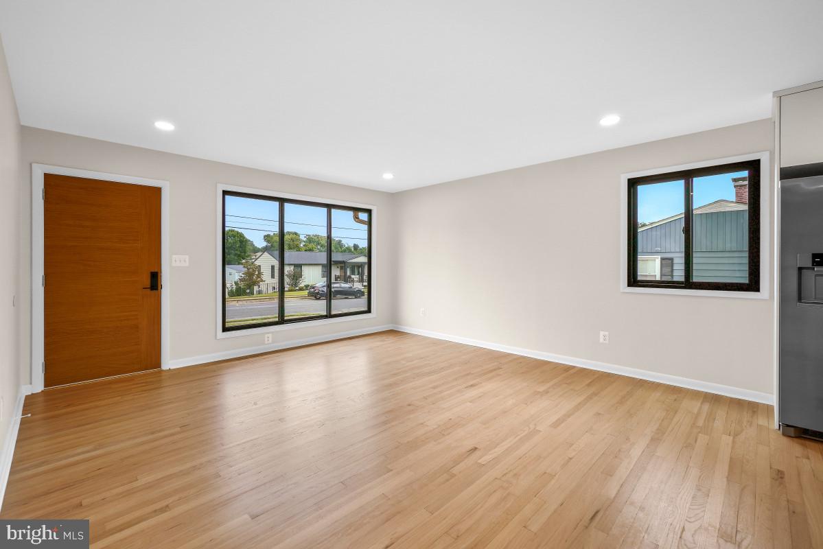 621 Luther St, Baltimore, MD 21225 photo