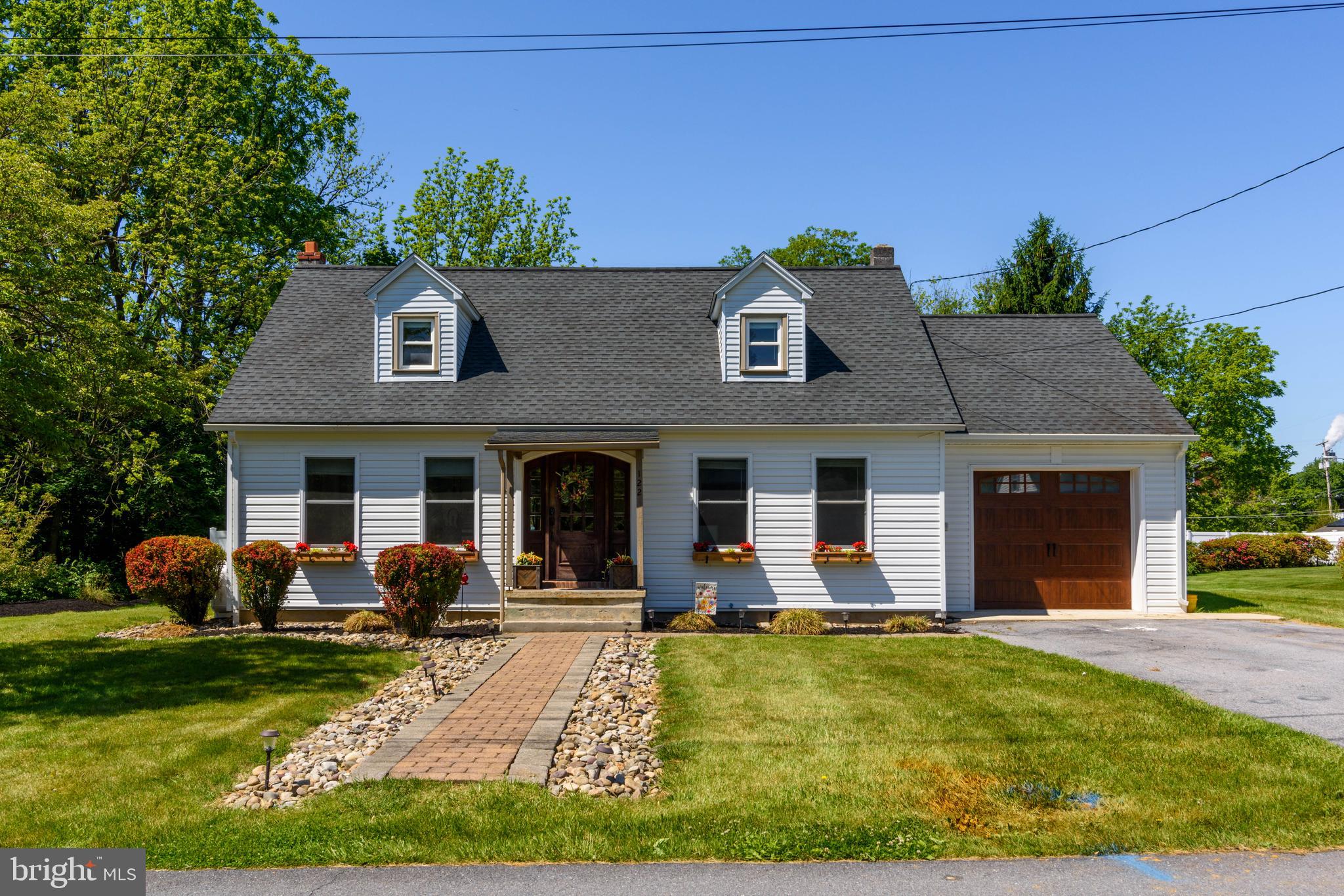 122 3rd St, Bainbridge, PA 17502