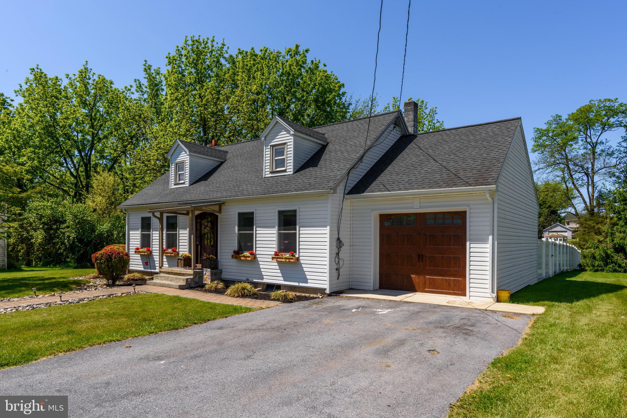 122 N 3rd St, Bainbridge, PA 17502 photo
