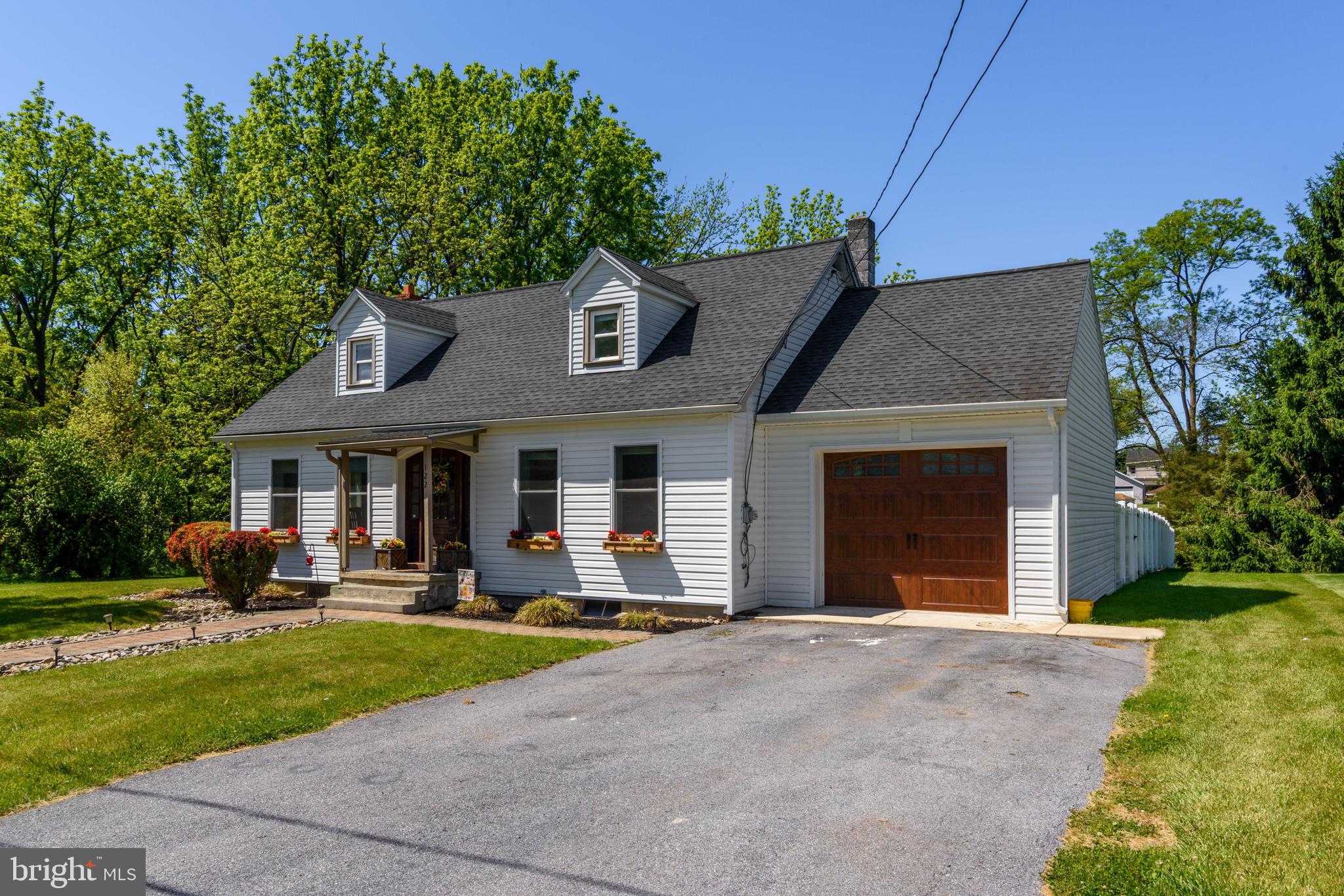 122 N 3rd St, Bainbridge, PA 17502 photo
