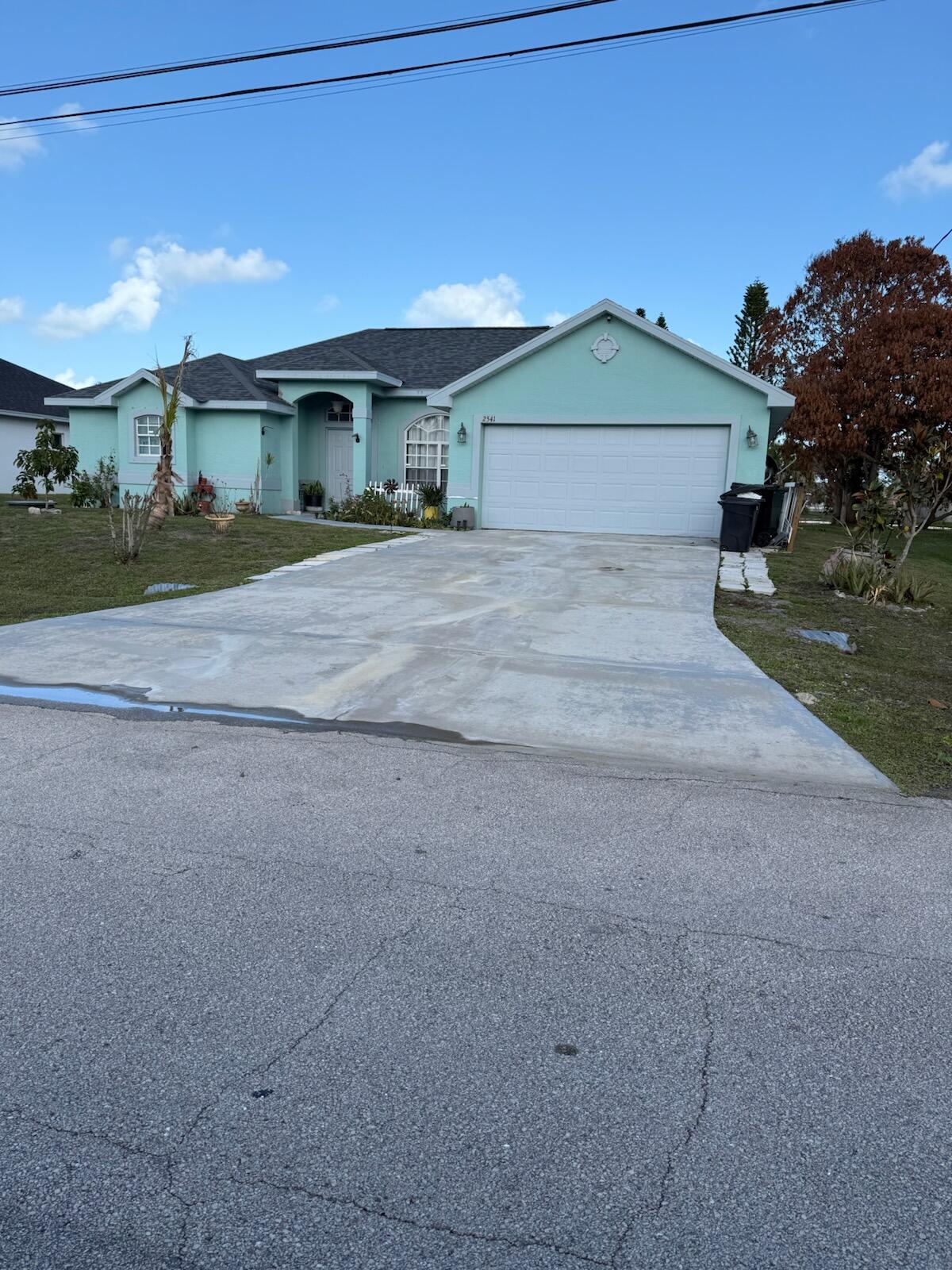 2541 Rock Spring Dr, Port Saint Lucie, FL 34952