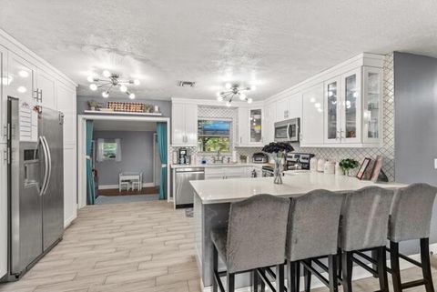 Single Family Residence in Stuart FL 5865 SE Rosemont Avenue.jpg