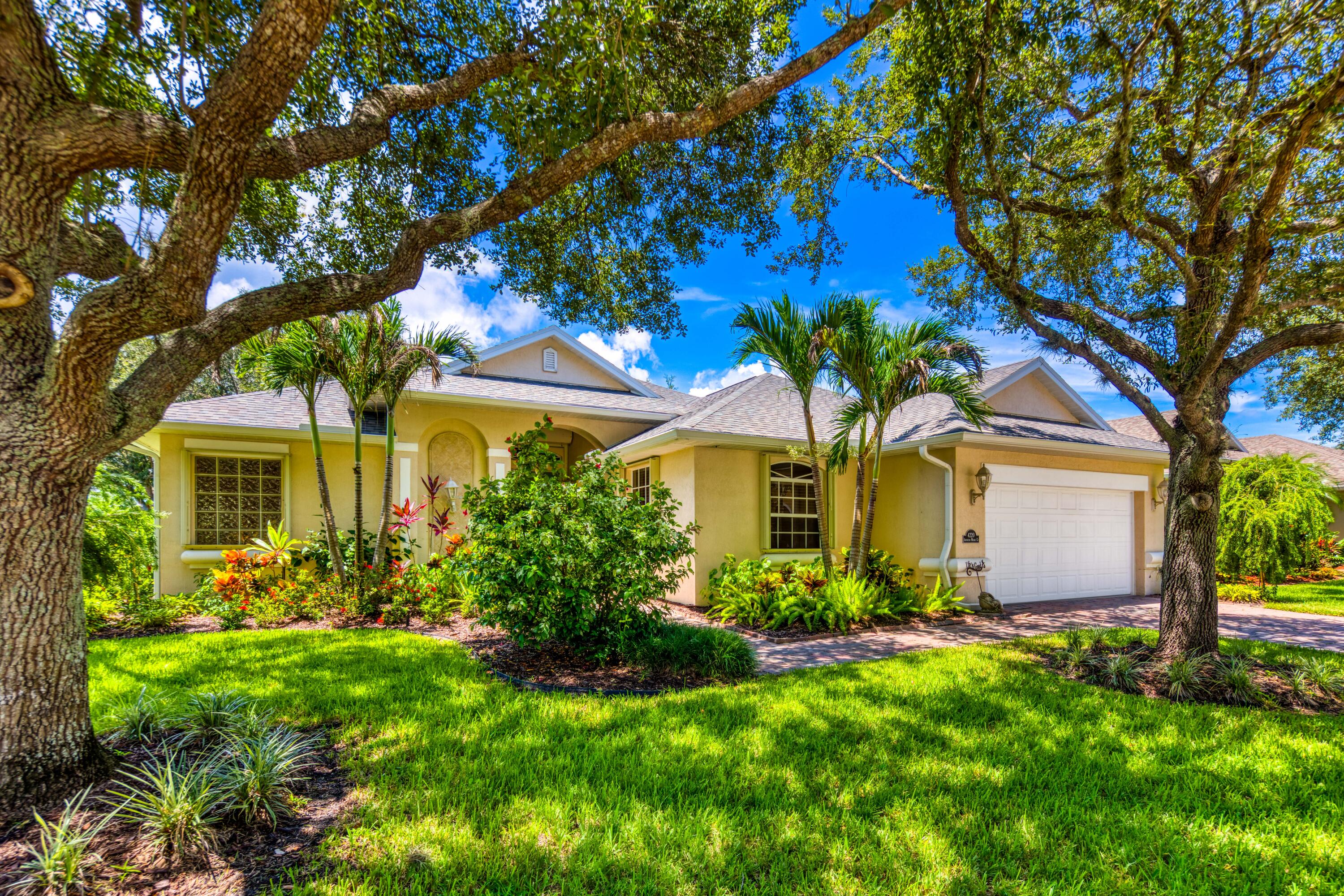 4220 Abington Woods Cir, Vero Beach, FL 32967 photo