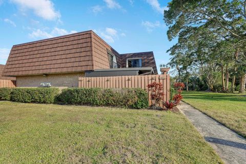 Townhouse in Stuart FL 5923 SE Riverboat Drive #602.jpg
