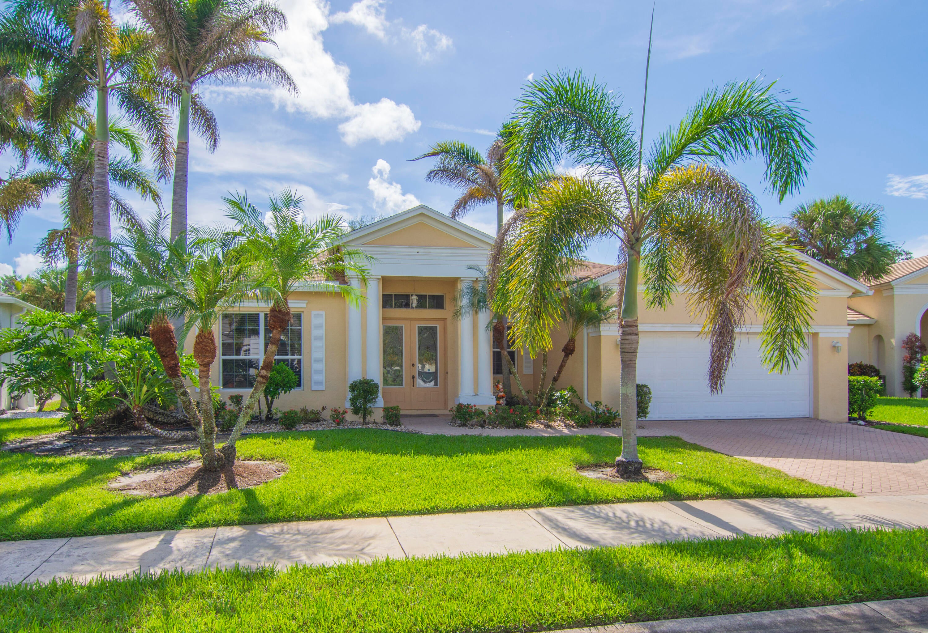521 SW Lake Manatee Way, Port Saint Lucie, FL 34986 photo