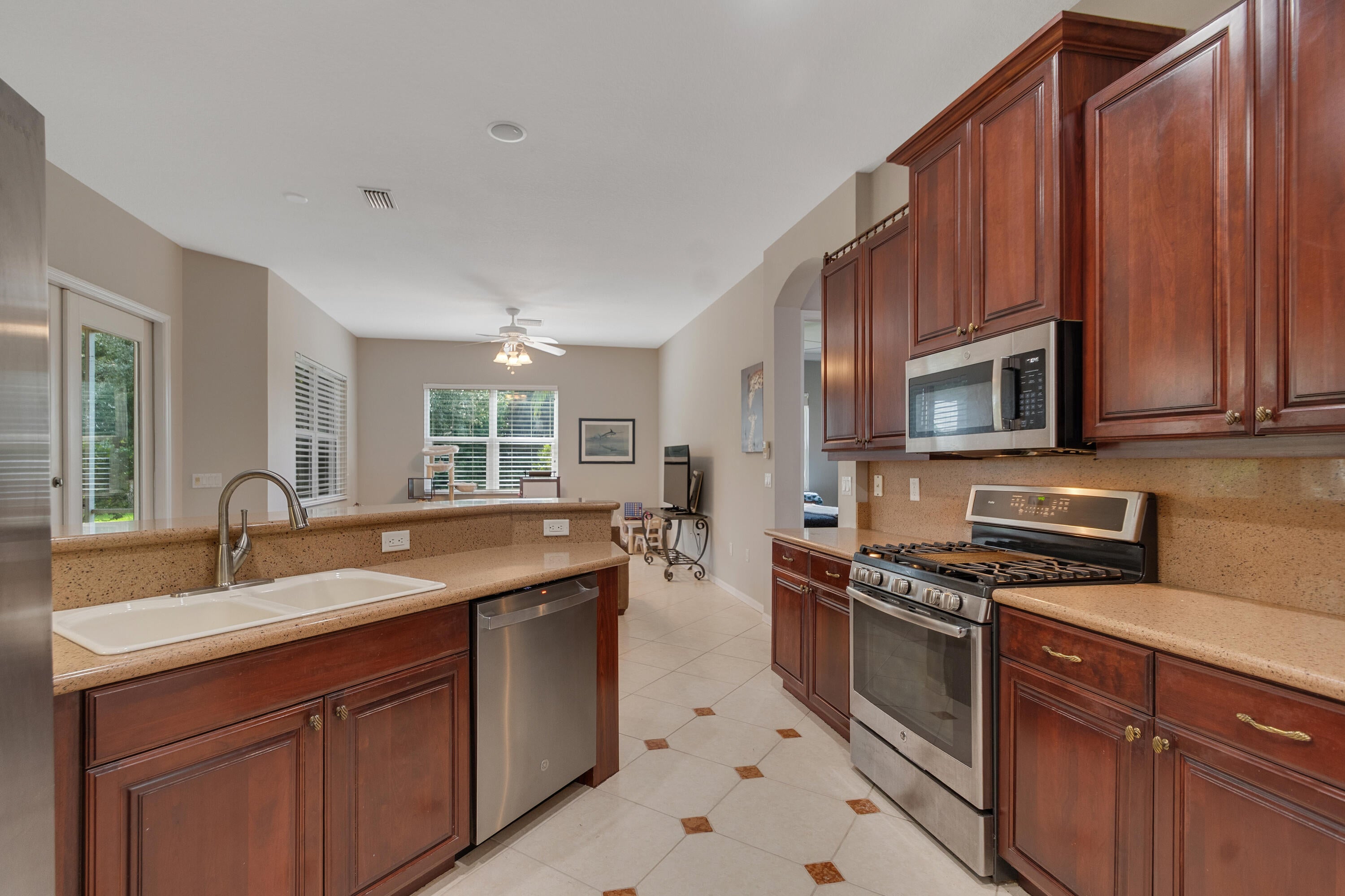 521 SW Lake Manatee Way, Port Saint Lucie, FL 34986 photo