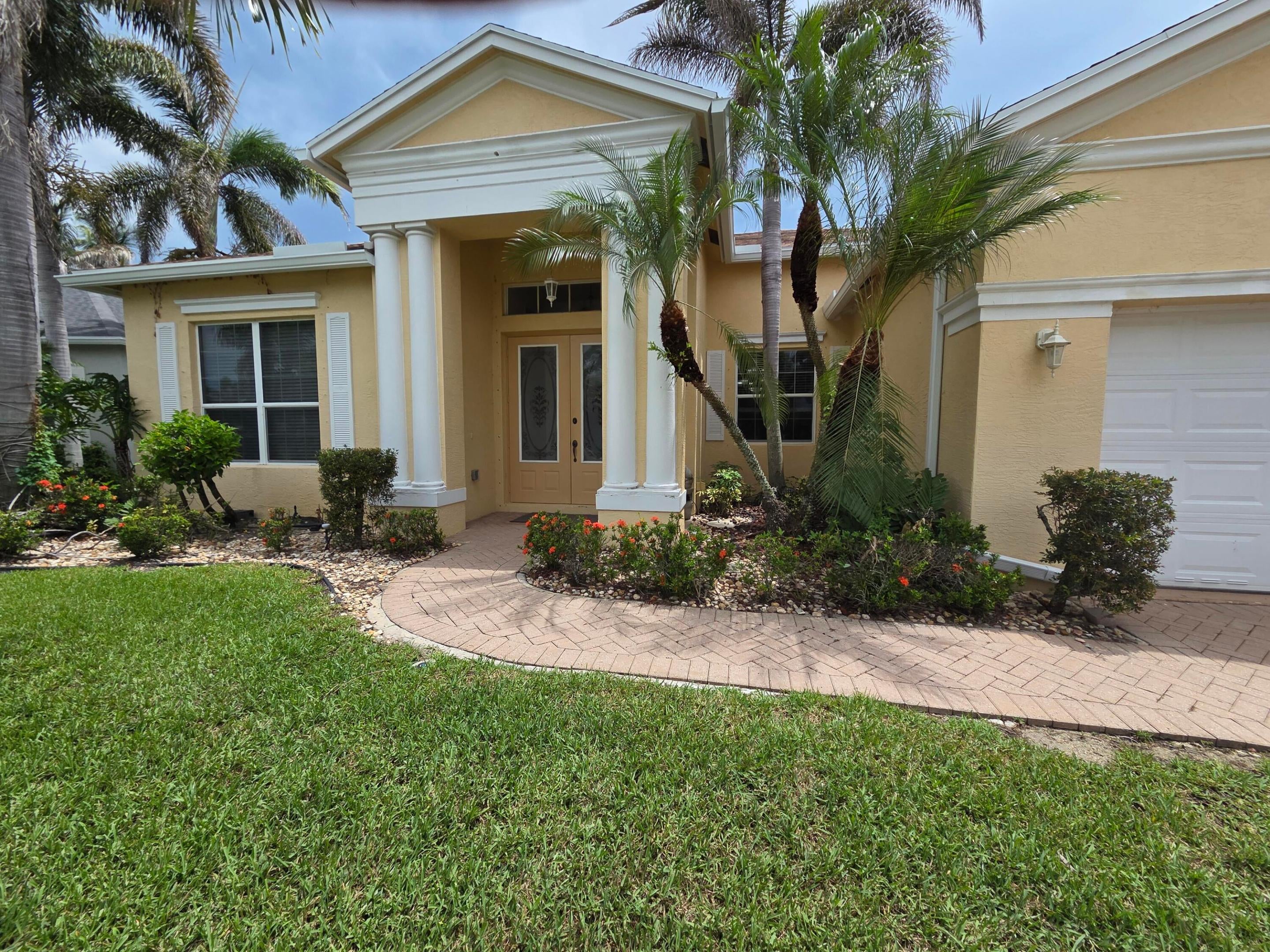 521 Lake Manatee Way, Port Saint Lucie, FL 34986