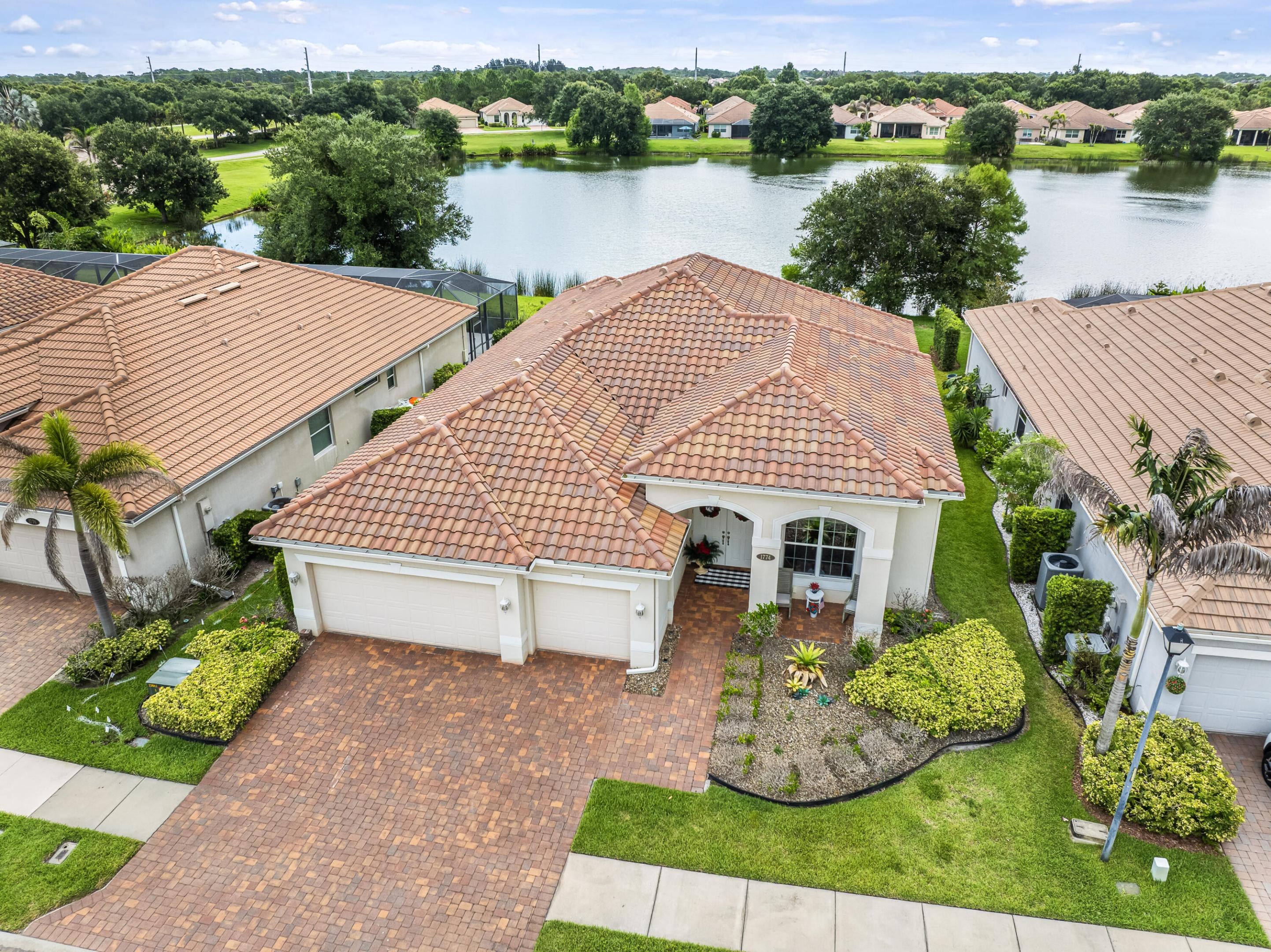 1774 Belmont Cir, Vero Beach, FL 32968 photo