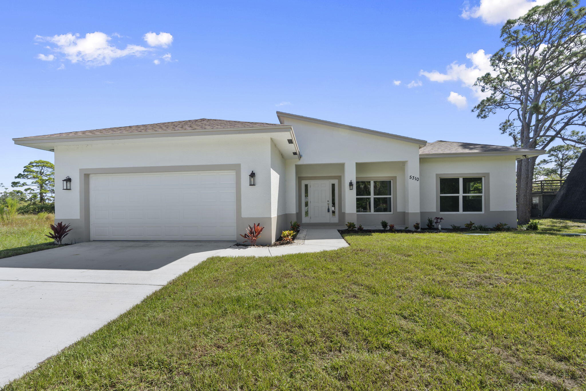 5310 Sunset Blvd, Fort Pierce, FL 34982 photo