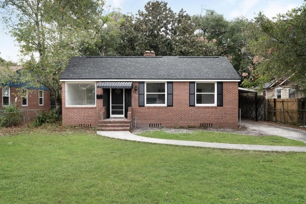 366 67 St, Jacksonville, FL 32208