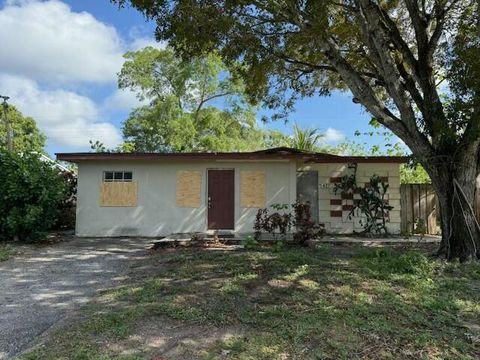 Single Family Residence in West Palm Beach FL 5427 Eadie Place.jpg