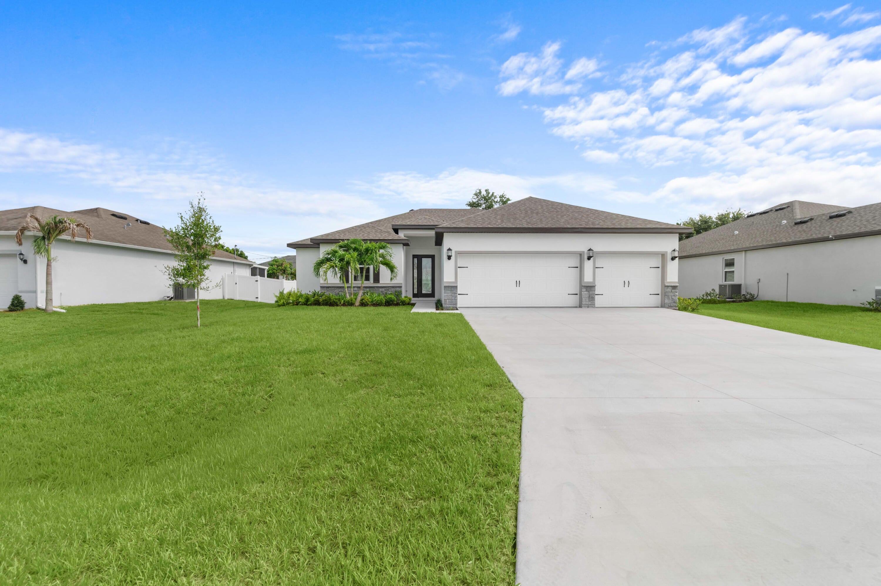 8046 99 Ct, Vero Beach, FL 32967 photo