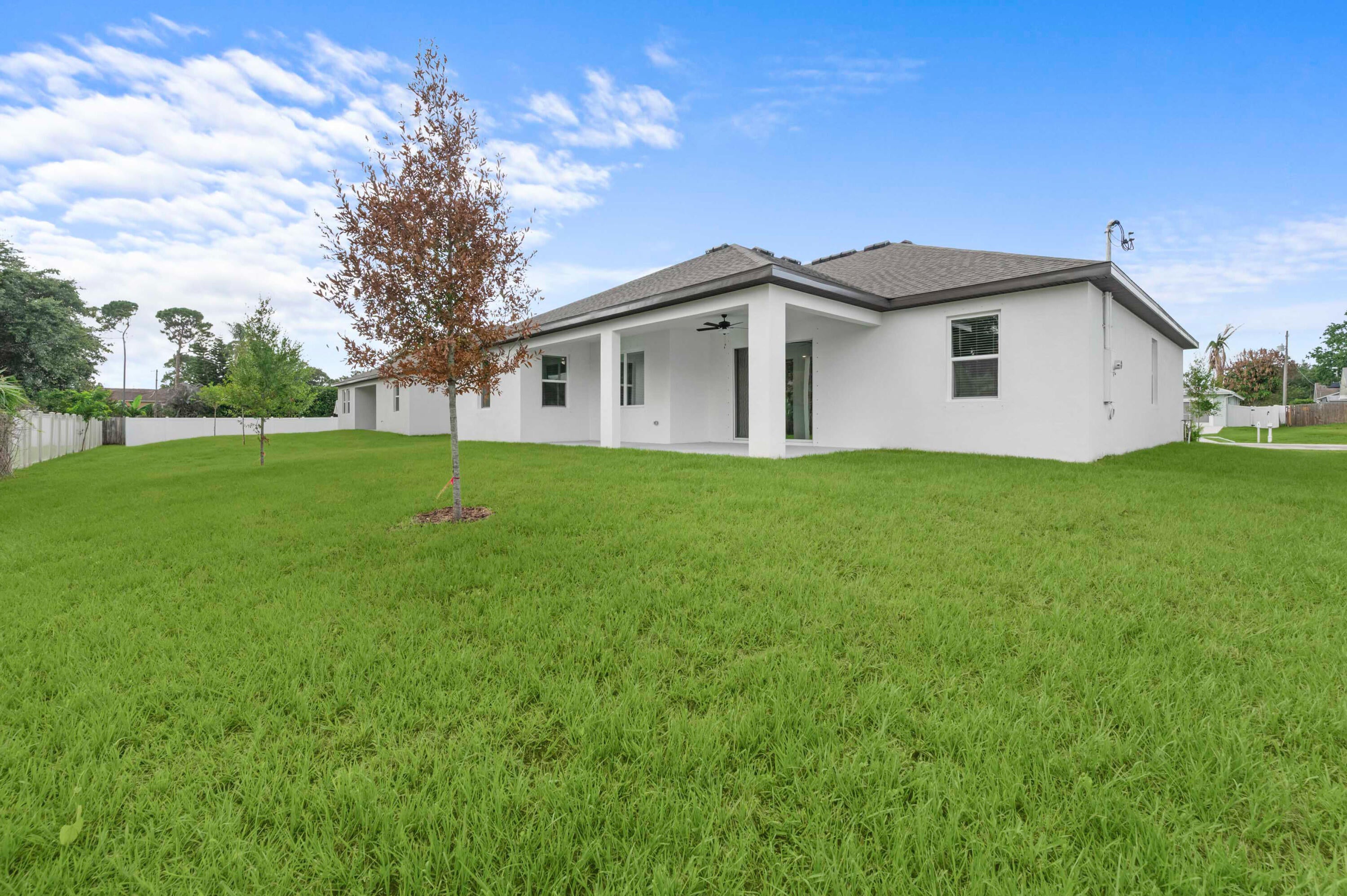 8046 99 Ct, Vero Beach, FL 32967