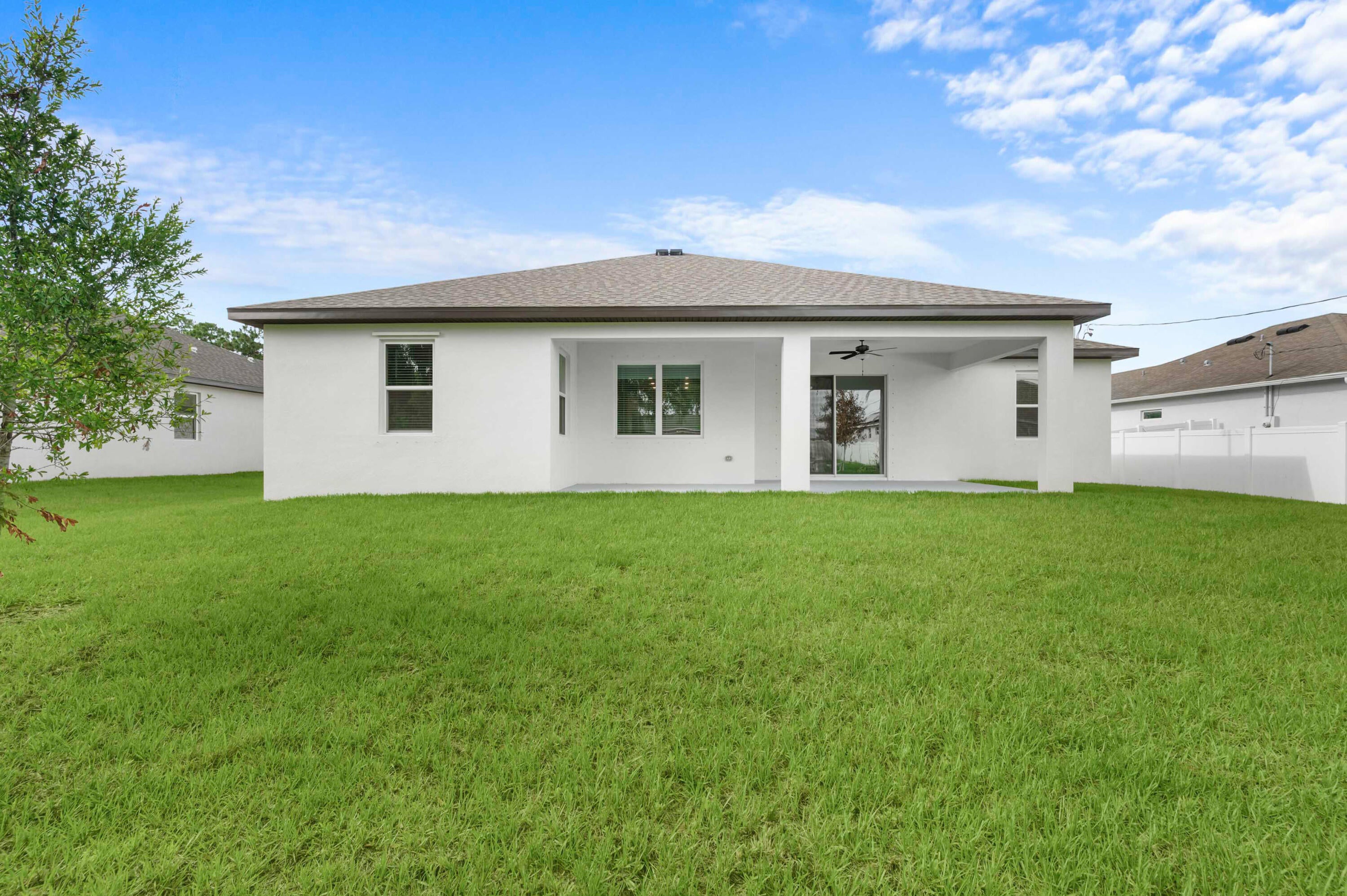 8046 99 Ct, Vero Beach, FL 32967 photo