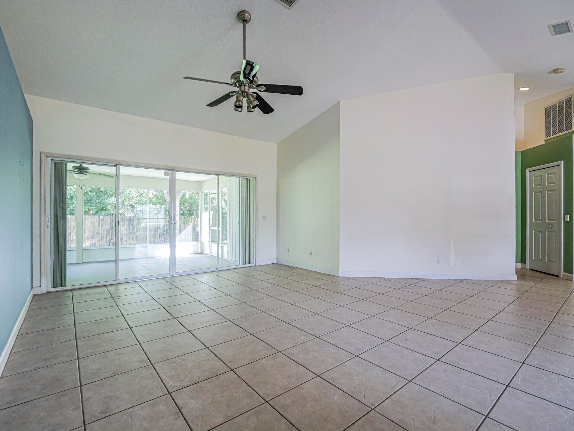 5880 40 Ln, Vero Beach, FL 32966 photo