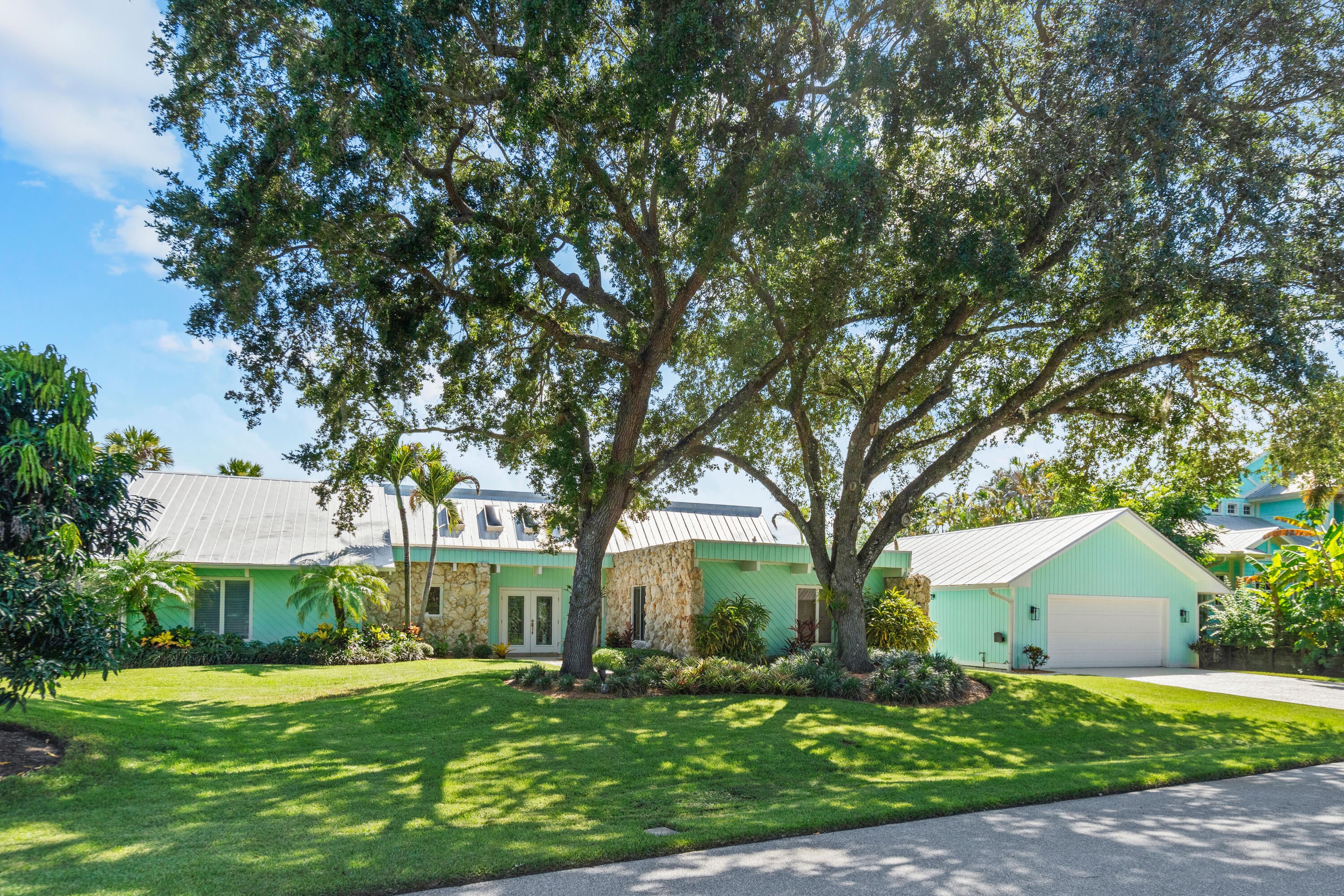 220 Willow Lake Trl, Stuart, FL 34997
