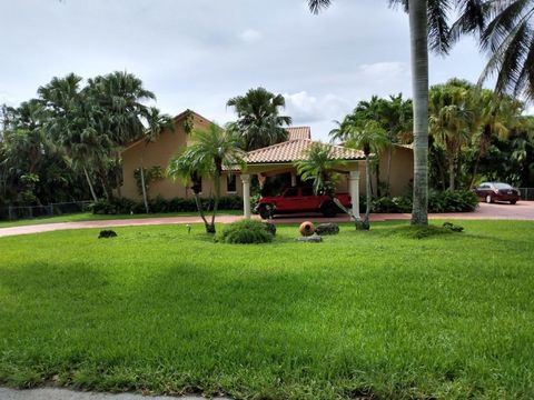 Single Family Residence in Hialeah Gardens FL 10010 NW 135th St.jpg