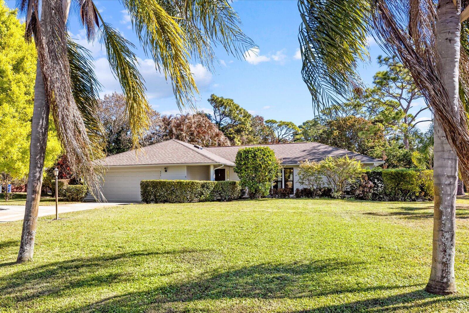 571 Town Terrace, Jensen Beach, FL 34957