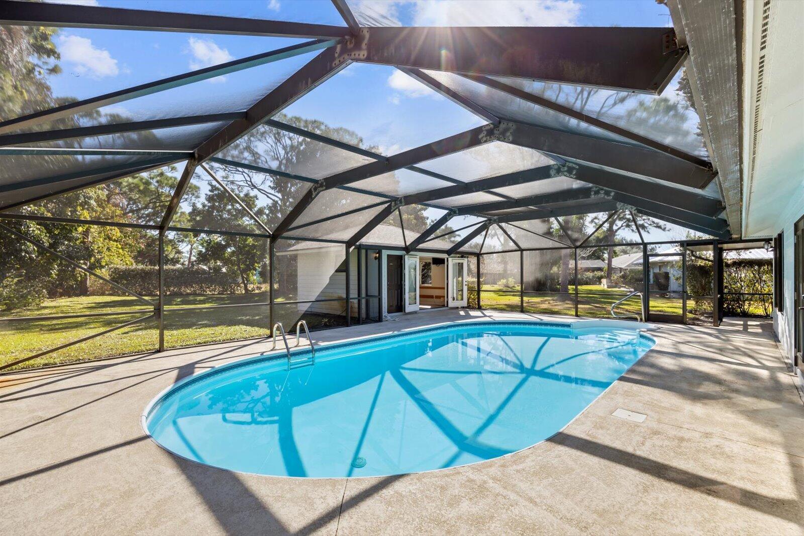 571 NE Town Terrace, Jensen Beach, FL 34957 photo