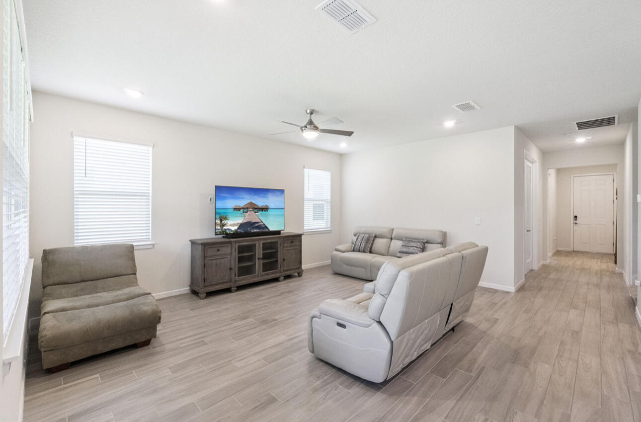 2691 River Creek Ln, Saint Cloud, FL 34771 photo