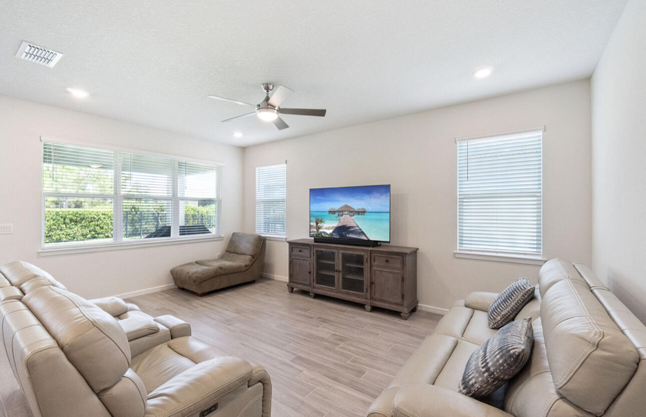 2691 River Creek Ln, Saint Cloud, FL 34771 photo