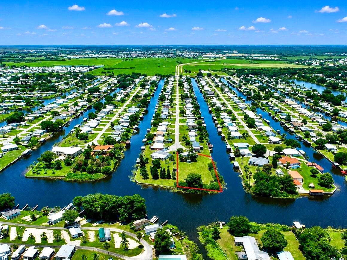 2717 SE 32 St, Okeechobee, FL 34974 photo