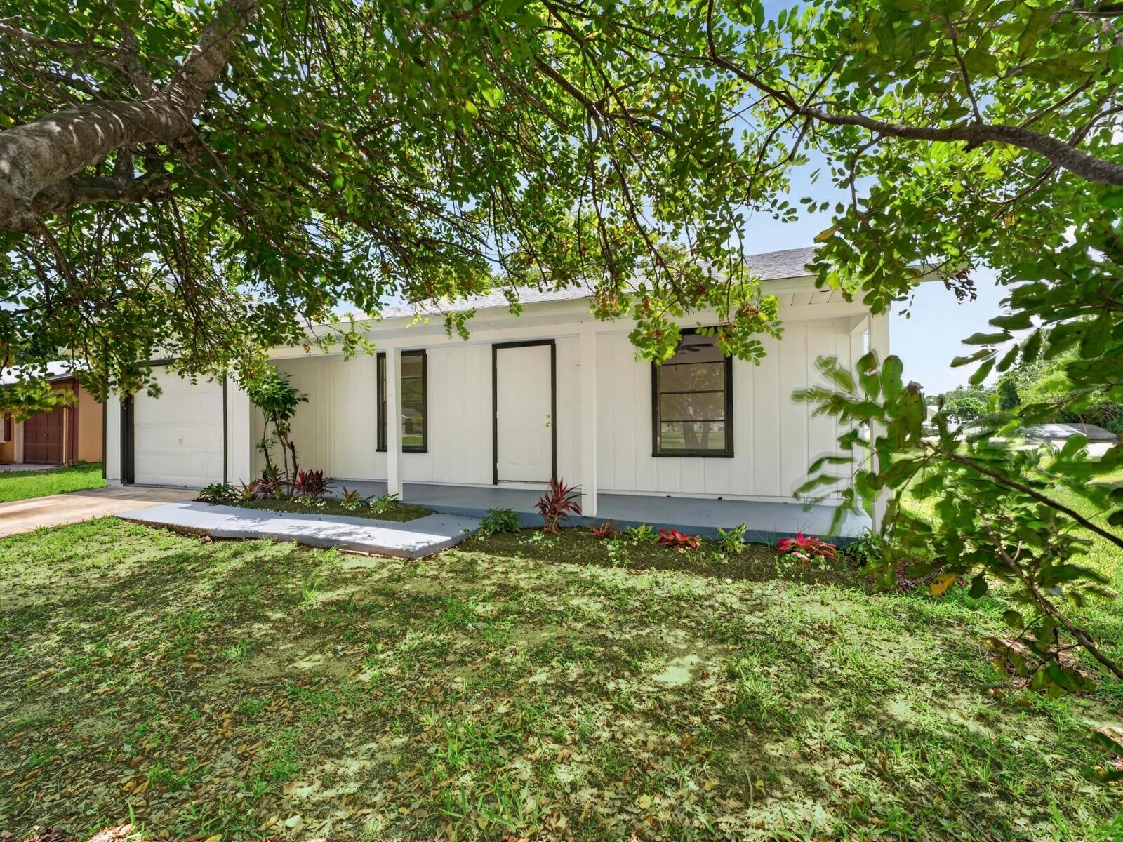 2575 1 Pl, Vero Beach, FL 32962 photo