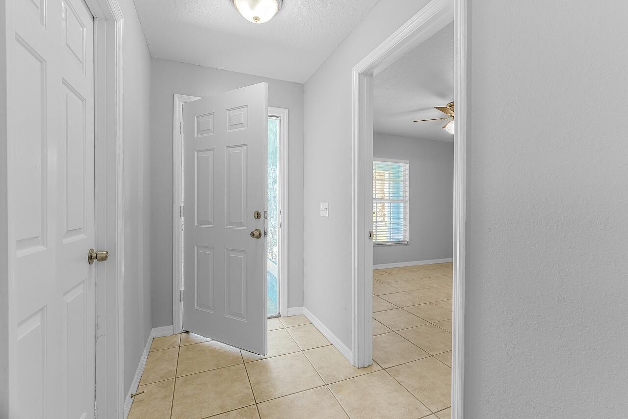 230 13 St, Vero Beach, FL 32962 photo