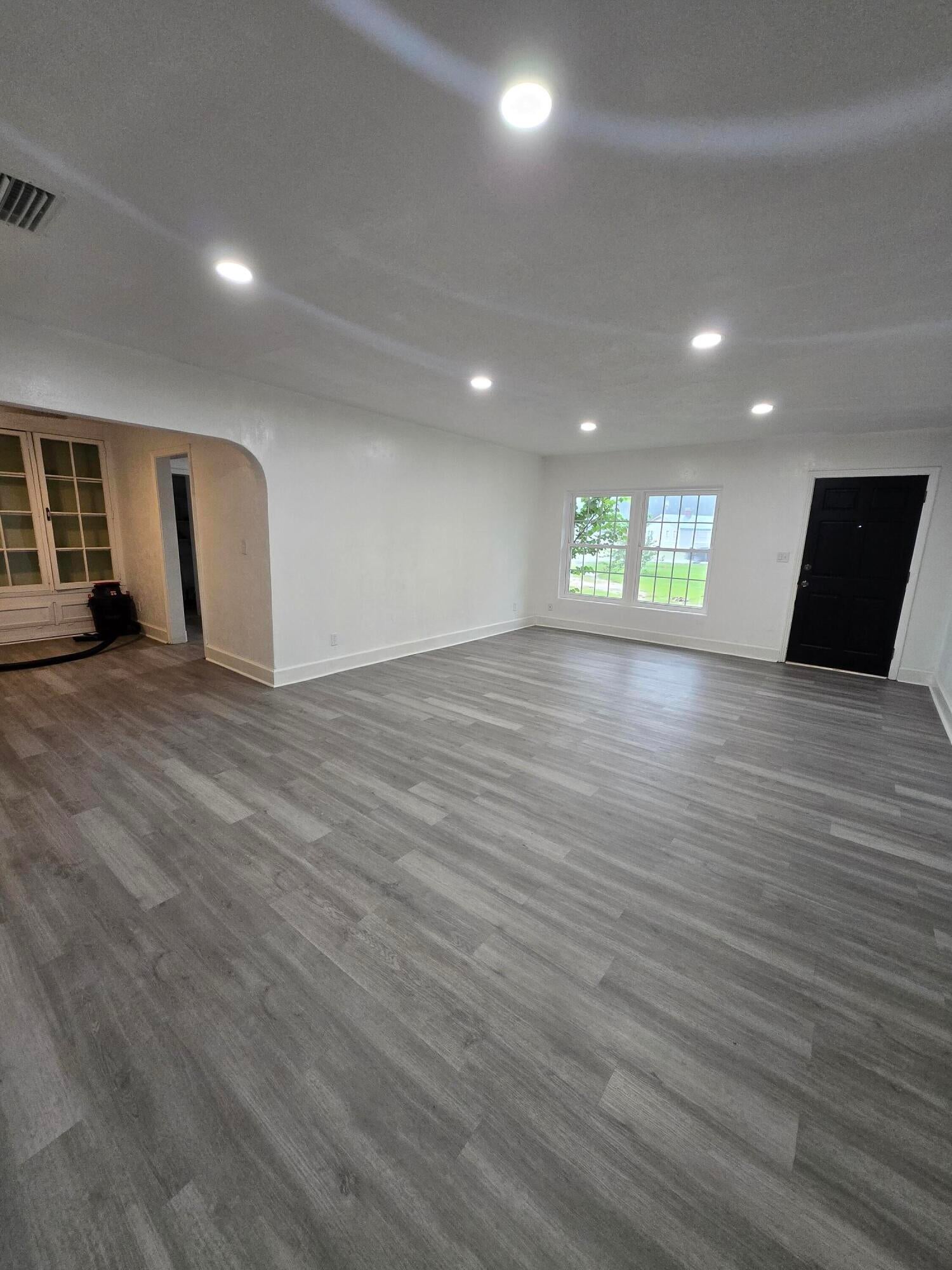 8305 Hogan Rd, Jacksonville, FL 32216 photo