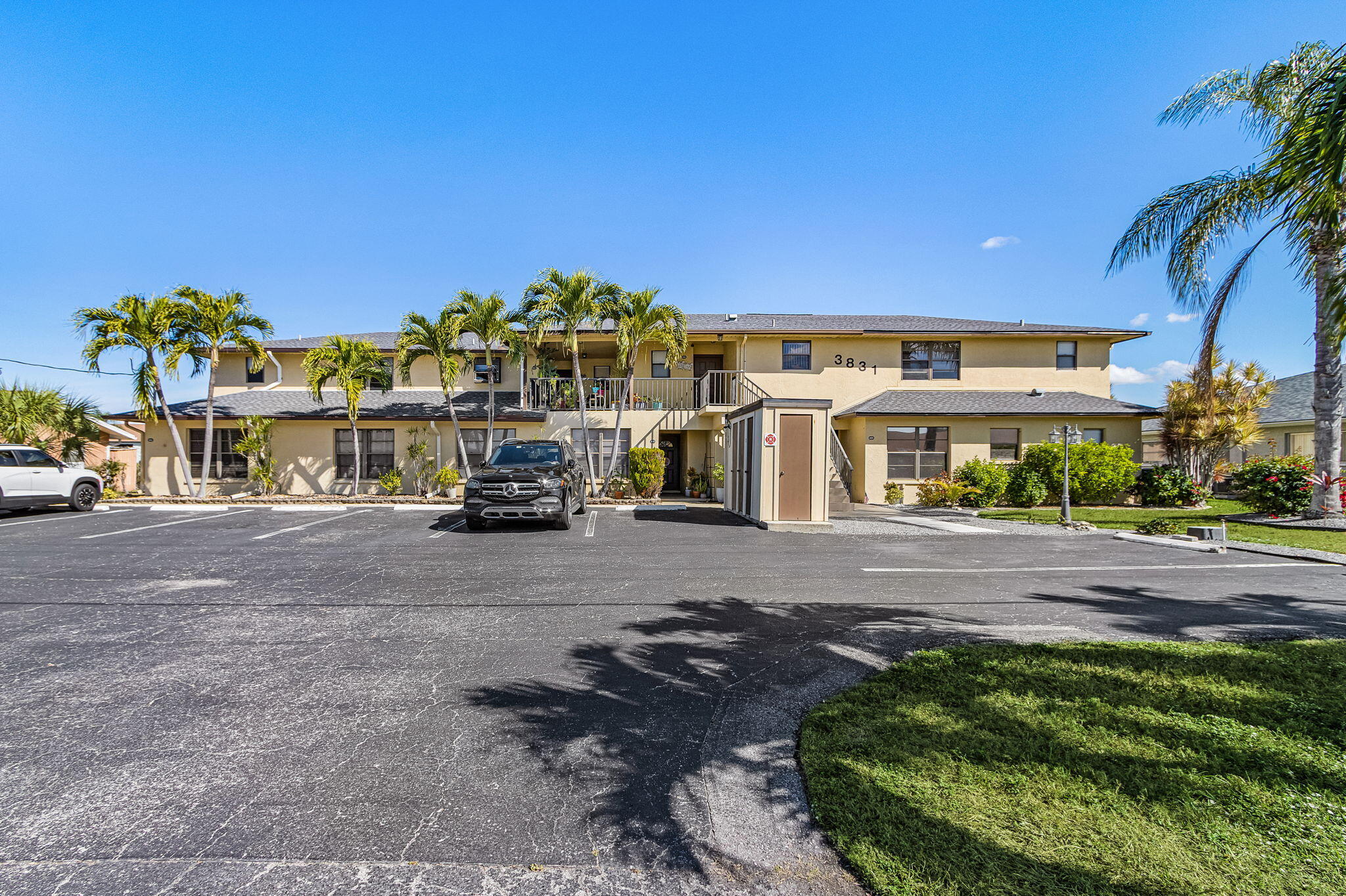 3831 11 Pl, Cape Coral, FL 33904
