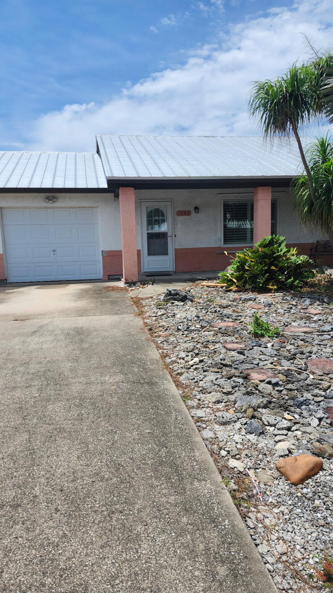 1282 Schumann Dr, Sebastian, FL 32958