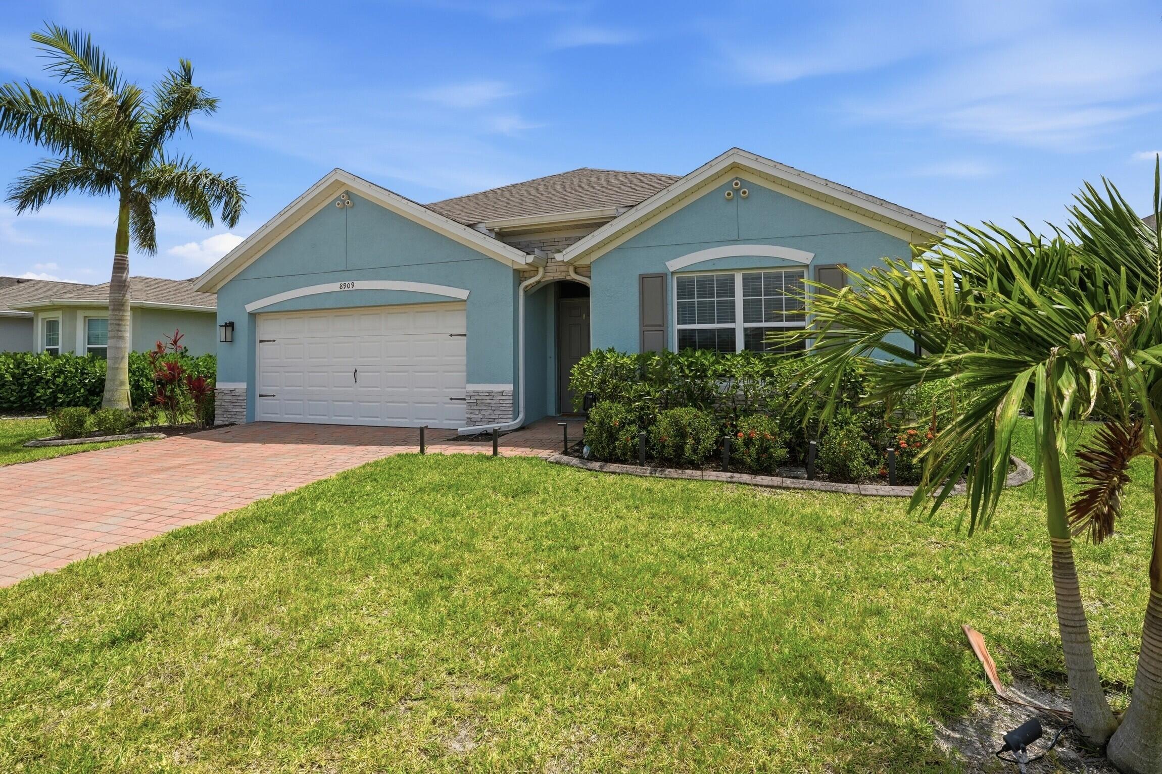 8909 Cascade Price Cir, North Fort Myers, FL 33917