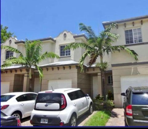 Townhouse in Riviera Beach FL 976 Abaco Lane #-.jpg