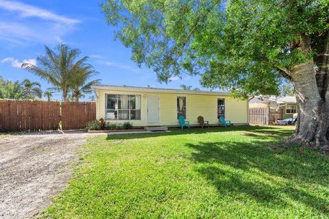 Single Family Residence in Palm City FL 3090 SW Edwards Avenue.jpg