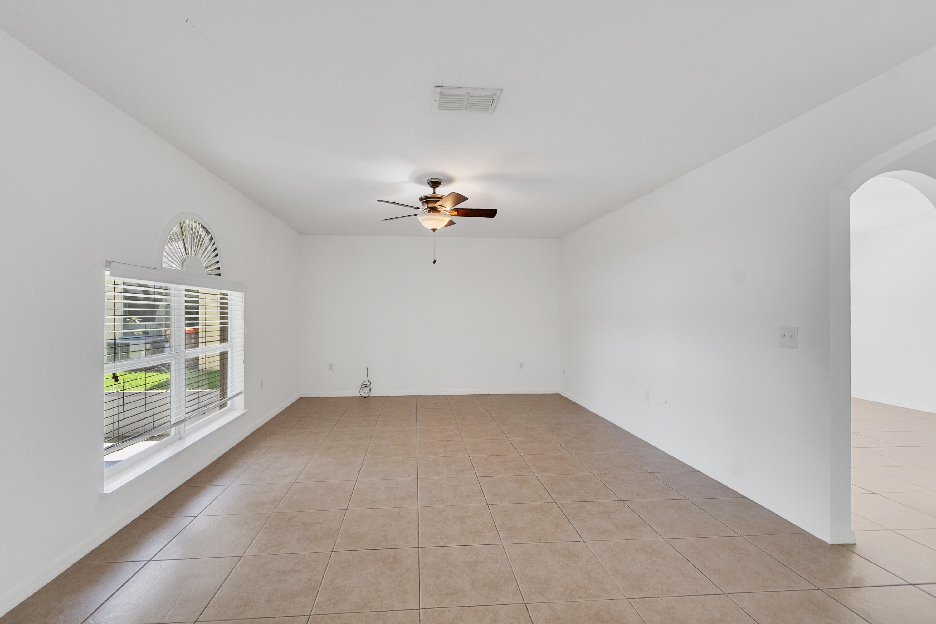 2538 12 Sq, Vero Beach, FL 32968 photo
