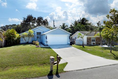 Single Family Residence in Stuart FL 2990 SE Cypress Street.jpg