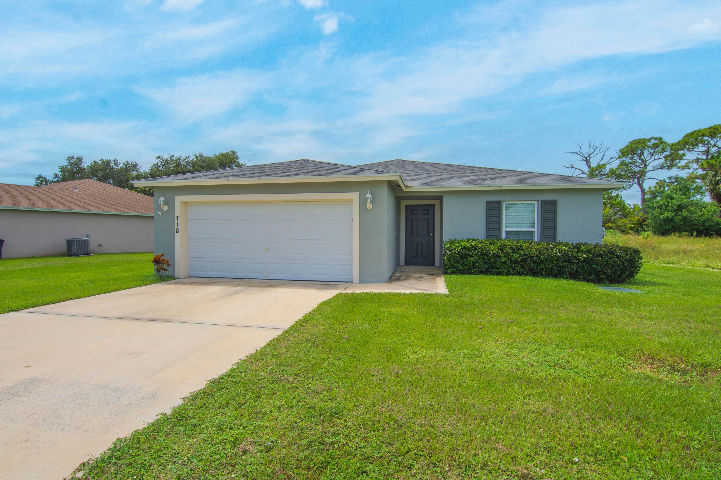 718 Perch Ln, Port Saint Lucie, FL 34983